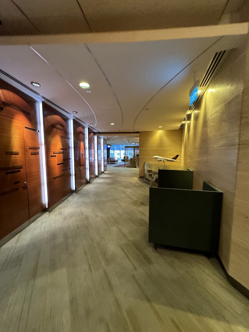 Singapore Airlines Service Centre ION