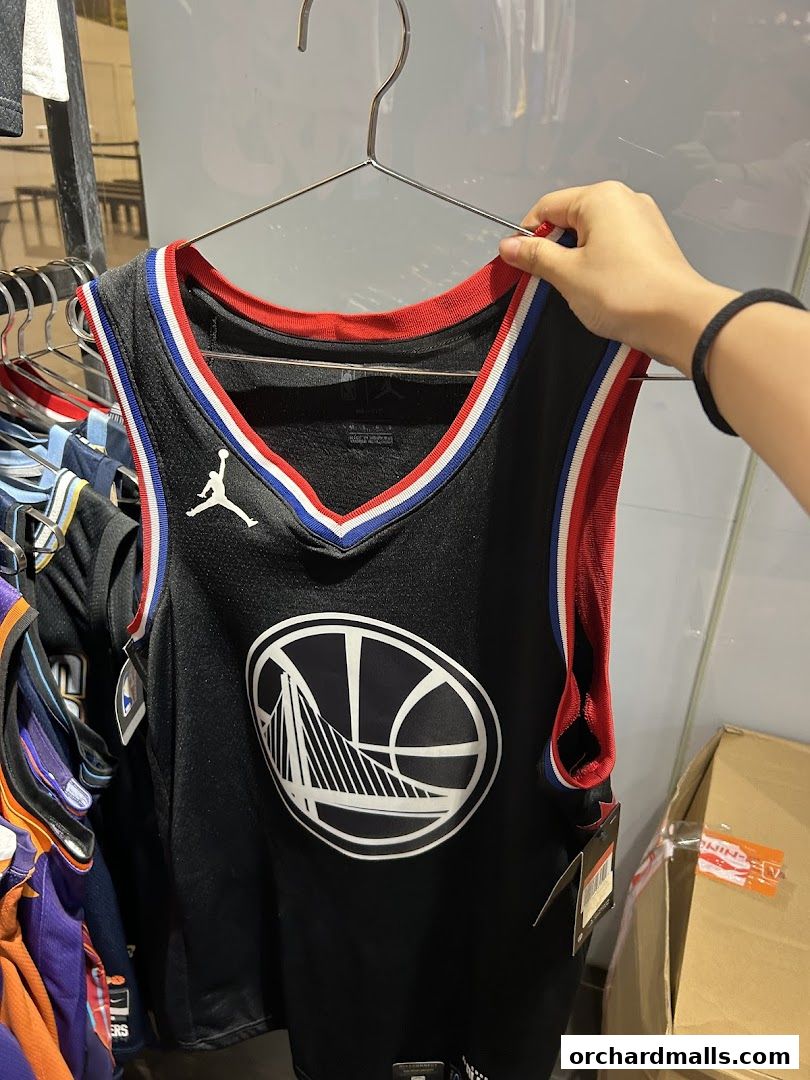 Sneakers Club Orchard