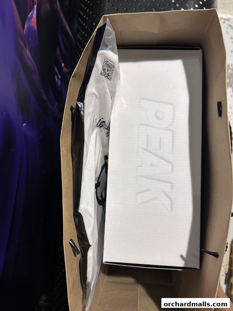 Sneakers Club Orchard