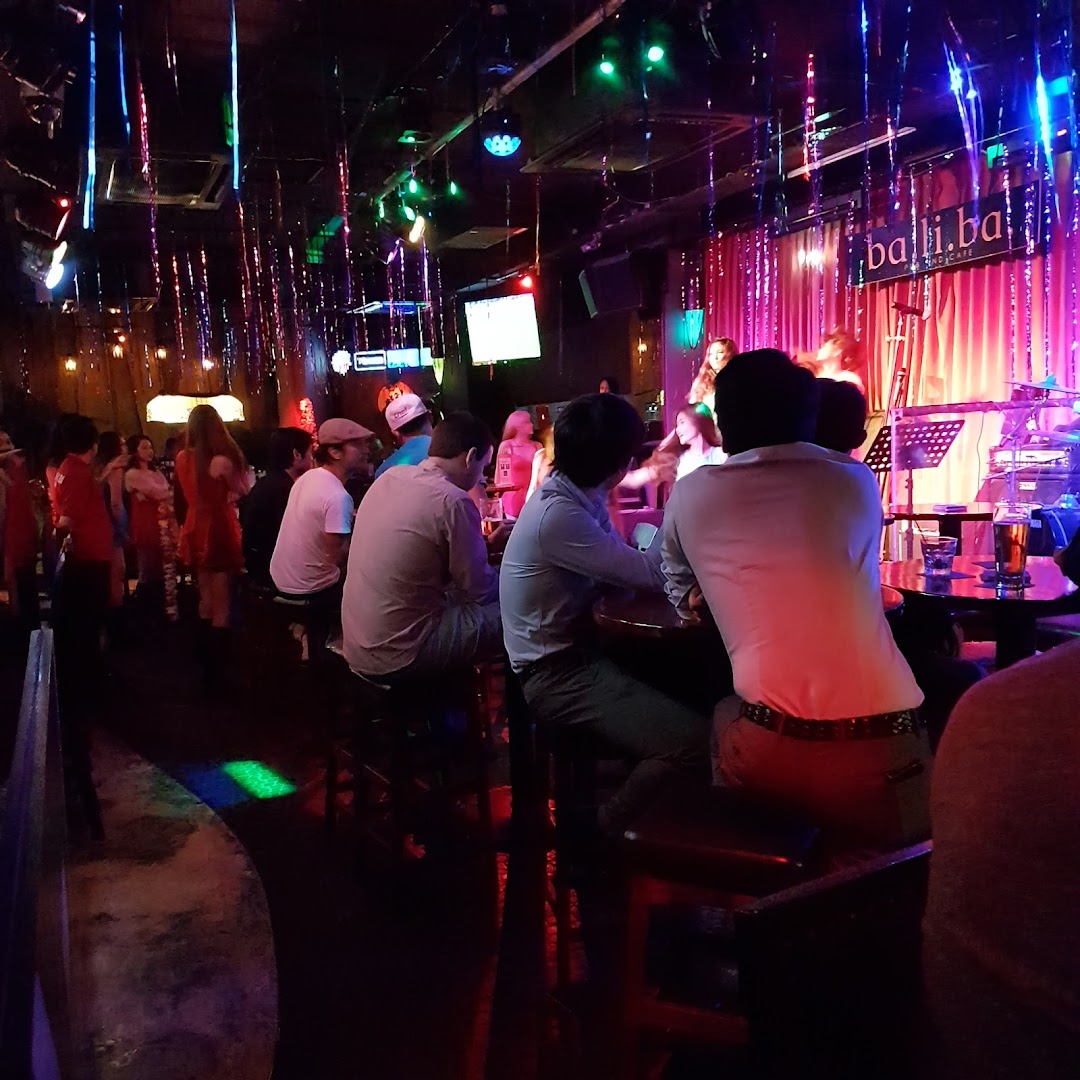 Strumms Holding Pte. Ltd.