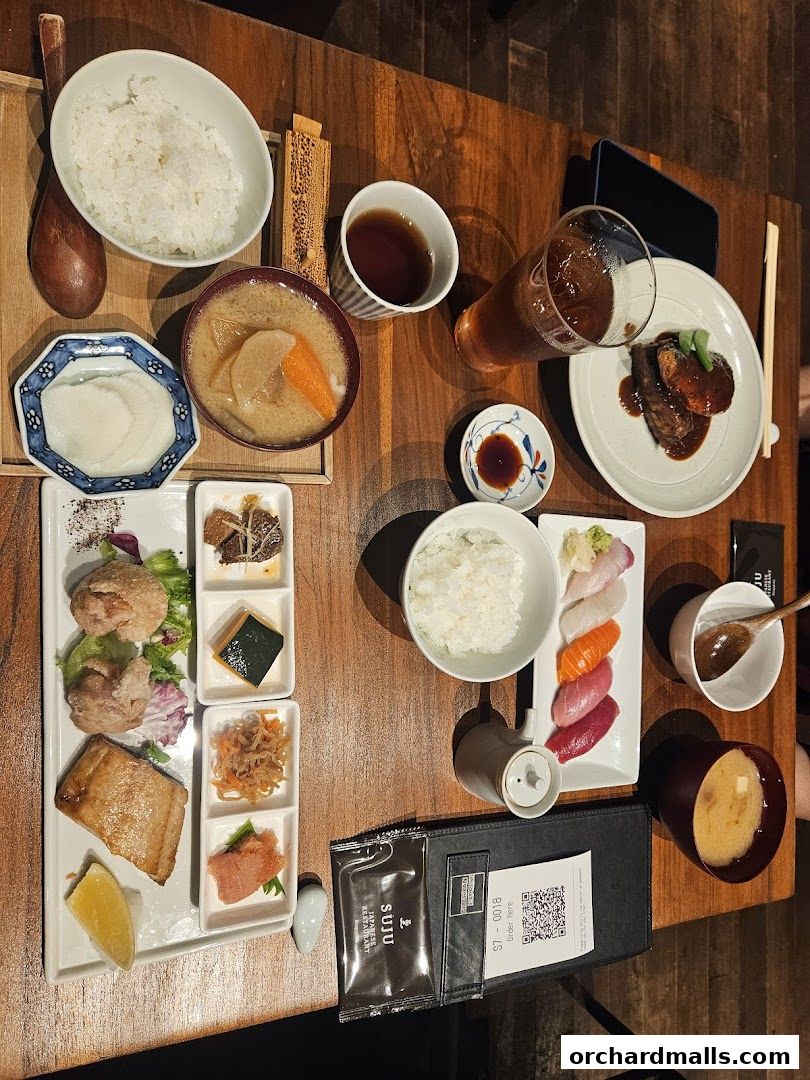 Suju Masayuki Mandarin Gallery