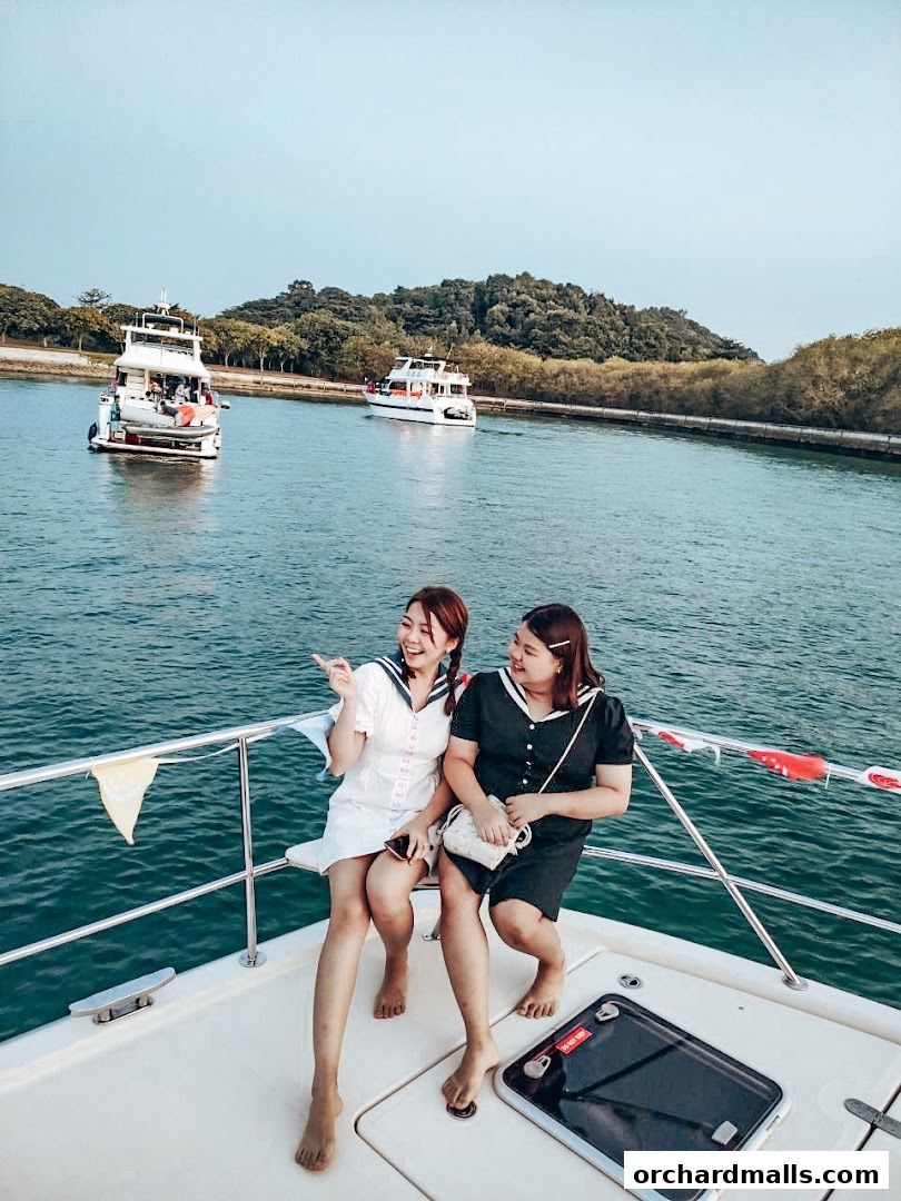 The Epicurean State - Yacht Charter Singapore