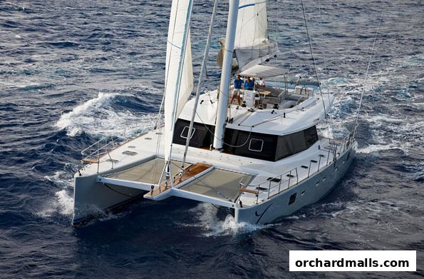 The Epicurean State - Yacht Charter Singapore