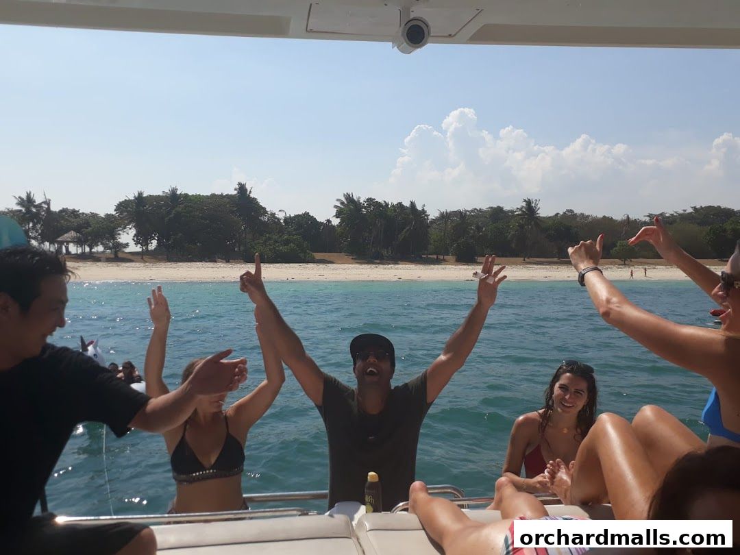 The Epicurean State - Yacht Charter Singapore