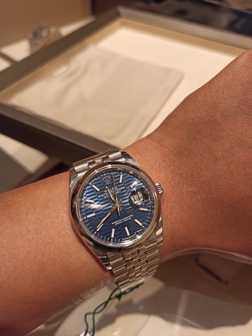 The Hour Glass Takashimaya - Official Rolex  Patek Philippe Retailer