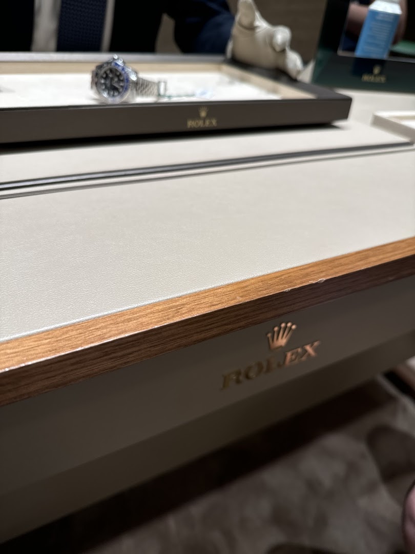 The Hour Glass Takashimaya - Official Rolex  Patek Philippe Retailer