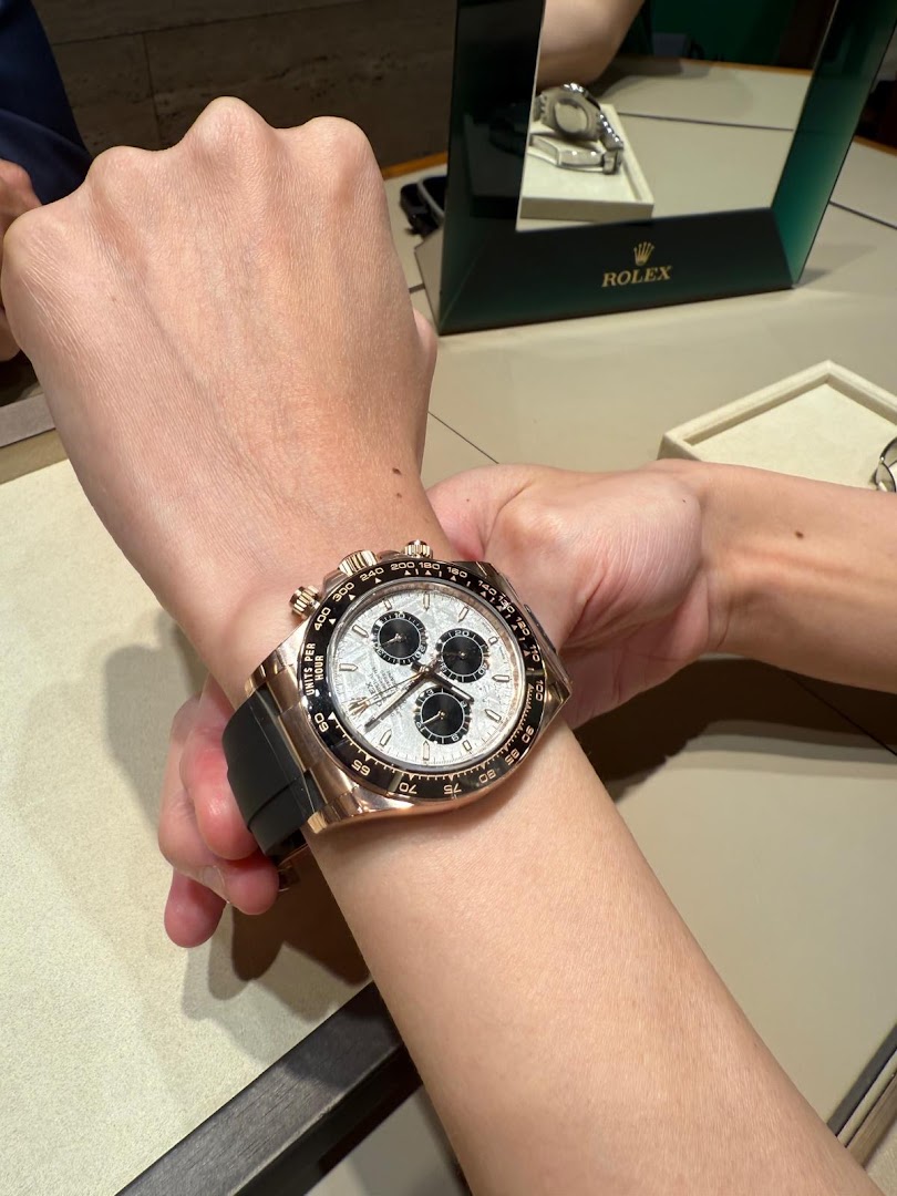 The Hour Glass Takashimaya - Official Rolex  Patek Philippe Retailer