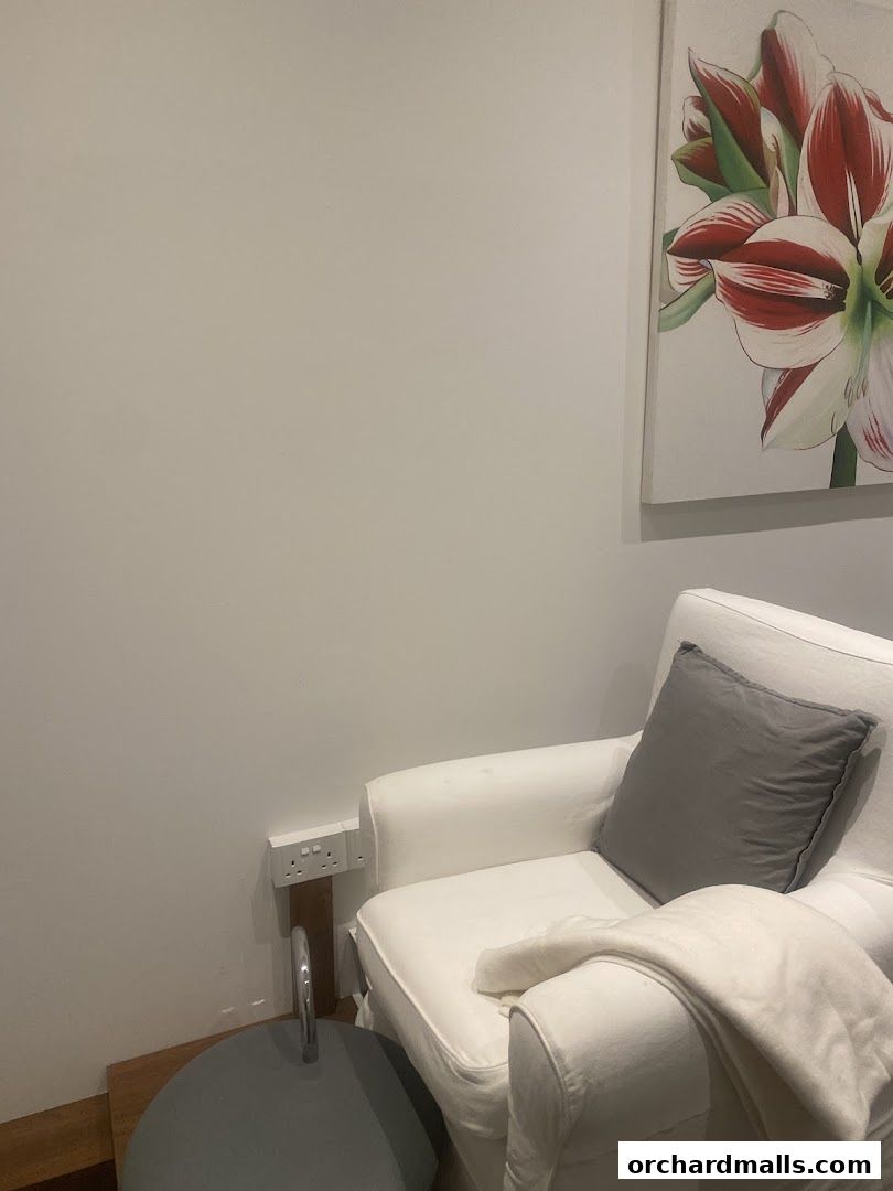 The Nailhouse By Annette