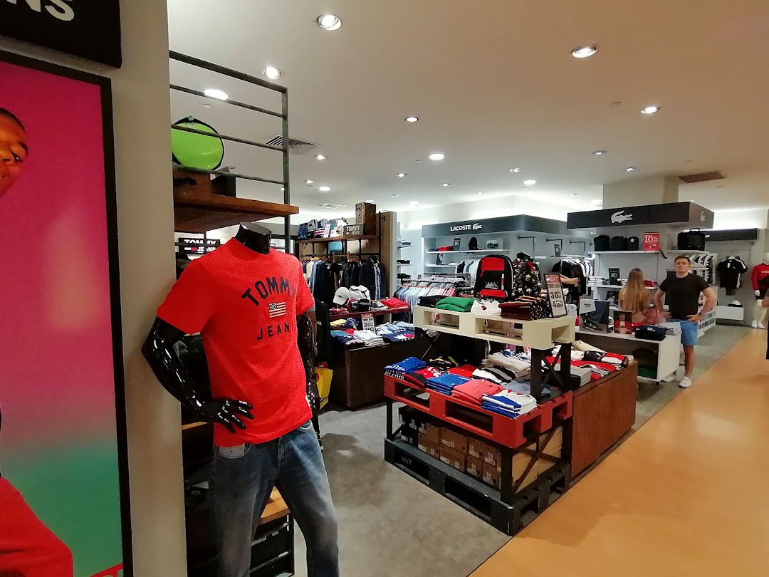 Tommy Hilfiger Takashimaya