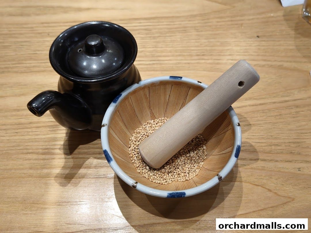 とん吉 Tonkichi Isetan