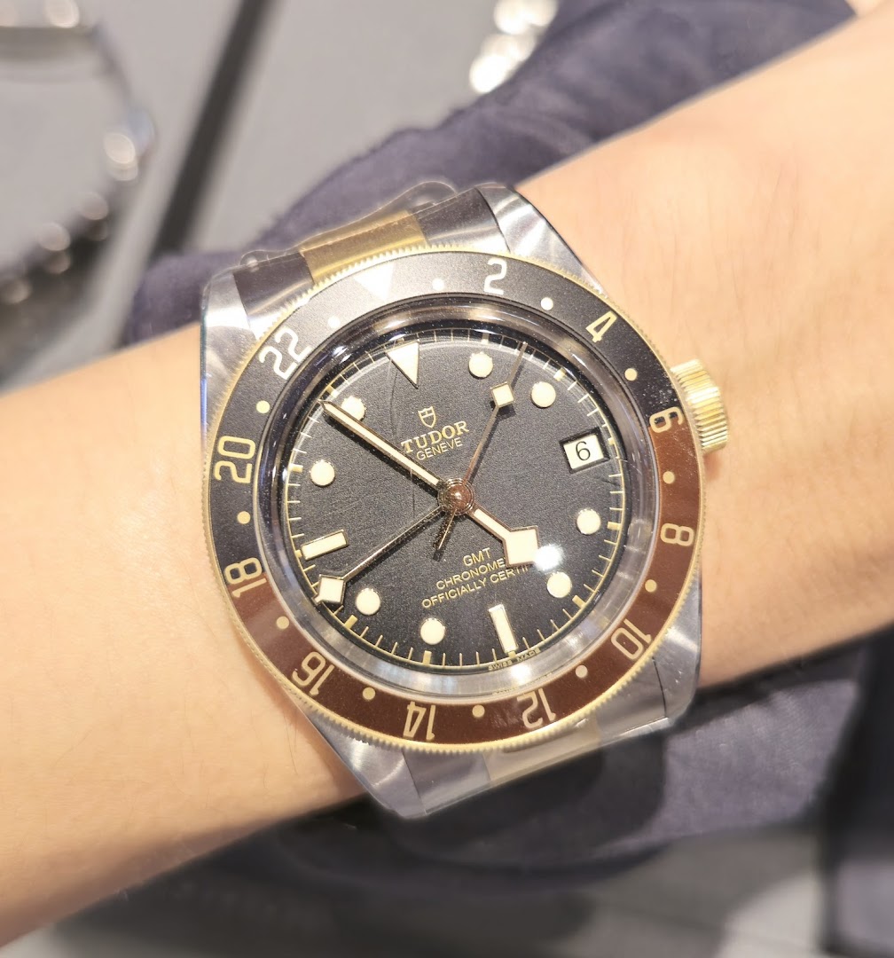 Tudor Boutique - The Hour Glass ION Orchard