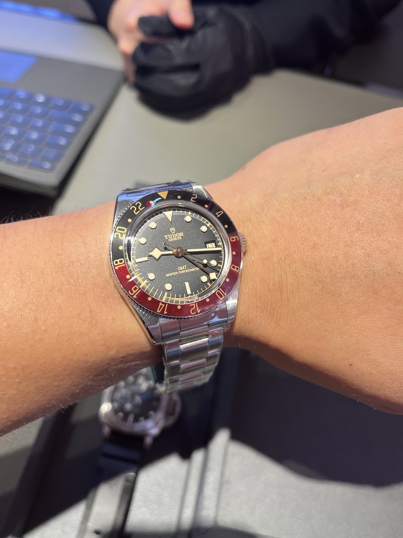 Tudor Boutique - The Hour Glass ION Orchard