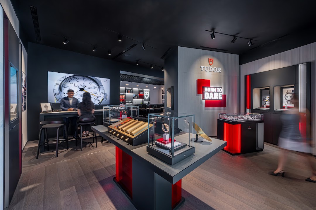 Tudor Boutique - The Hour Glass ION Orchard