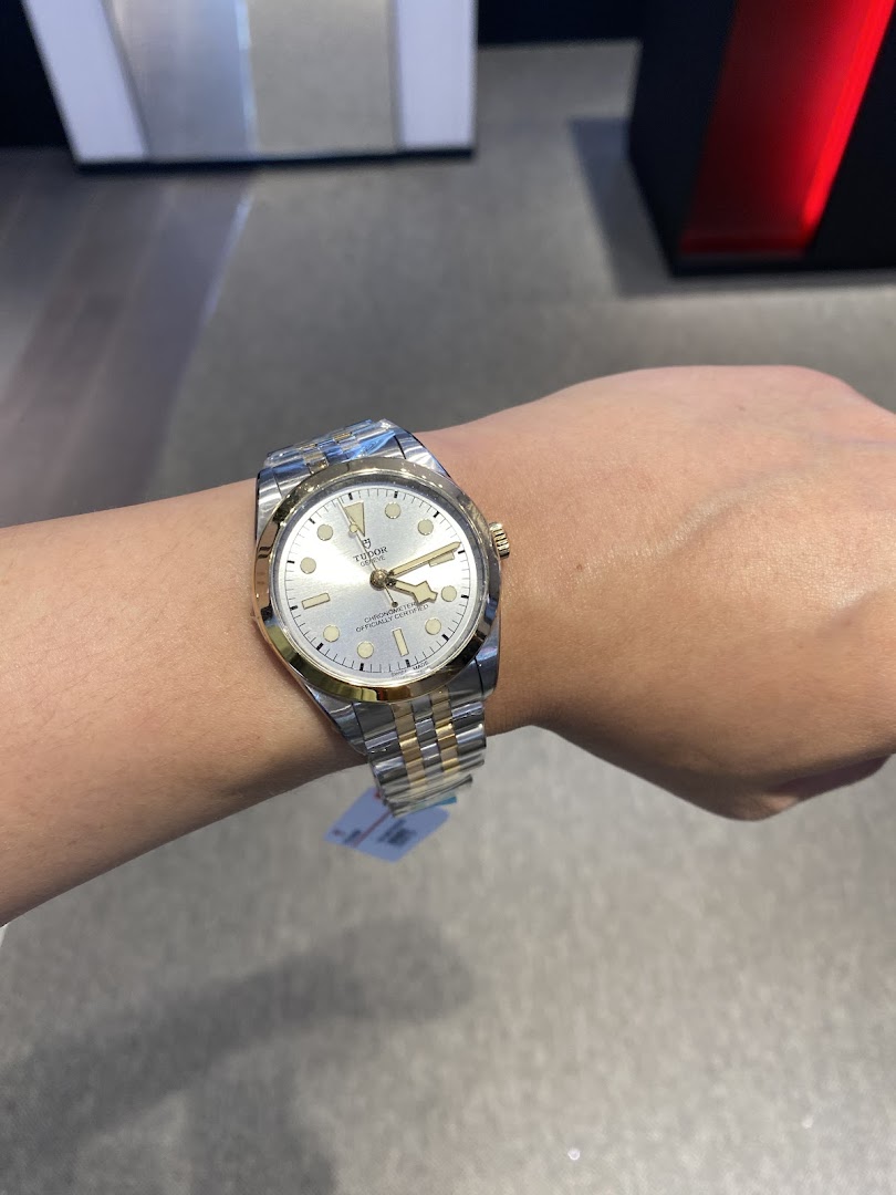 Tudor Boutique - The Hour Glass ION Orchard