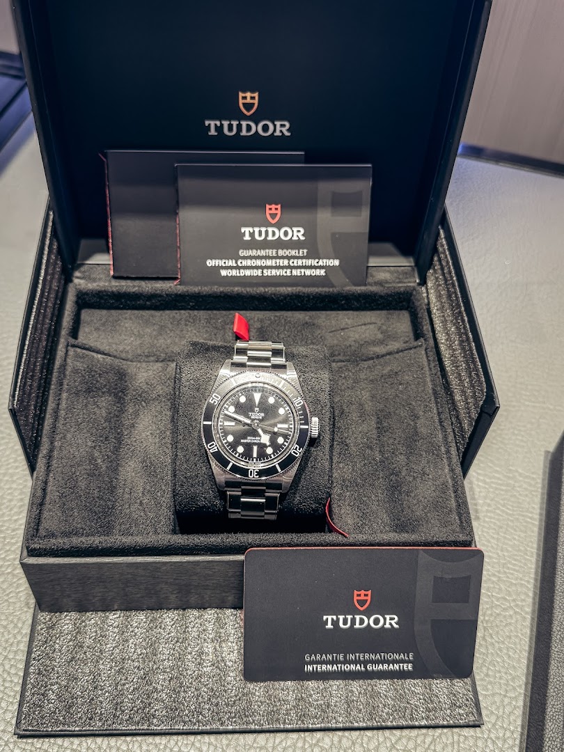 Tudor Boutique - The Hour Glass ION Orchard