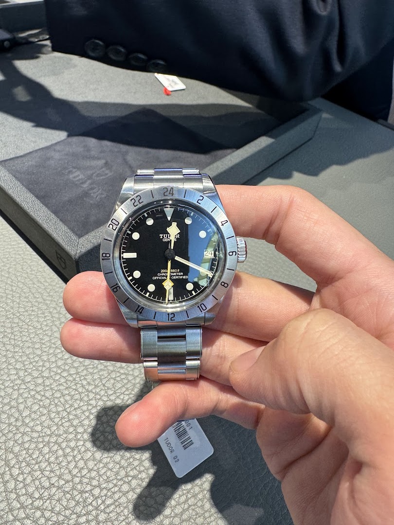 Tudor Boutique - The Hour Glass ION Orchard