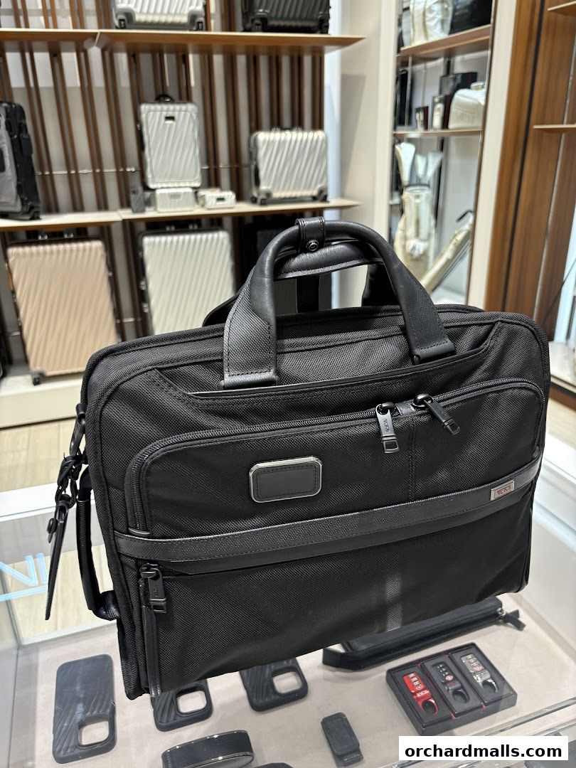 TUMI Mandarin Gallery