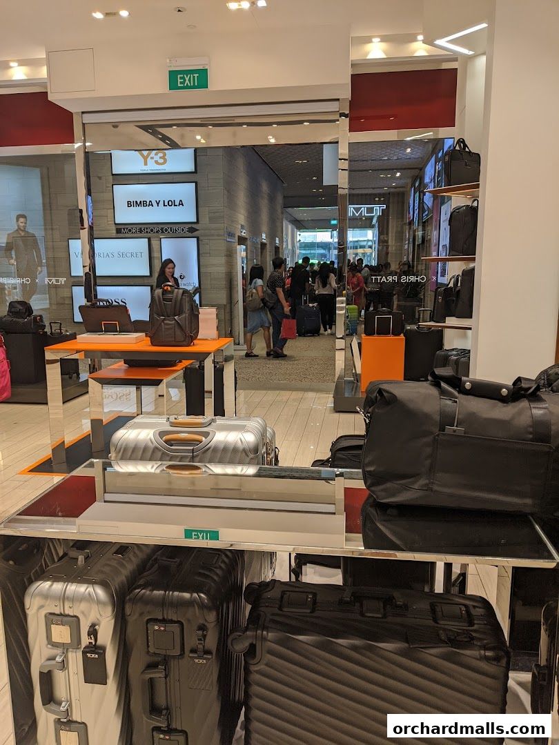 TUMI Mandarin Gallery