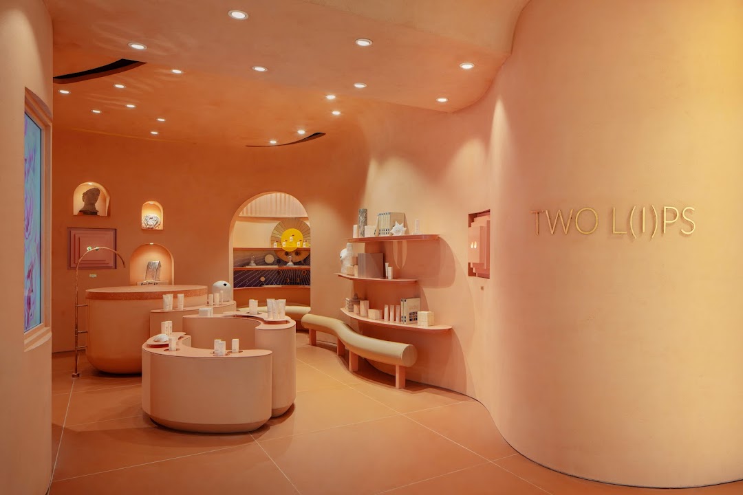 TWO LIPS  ION Orchard