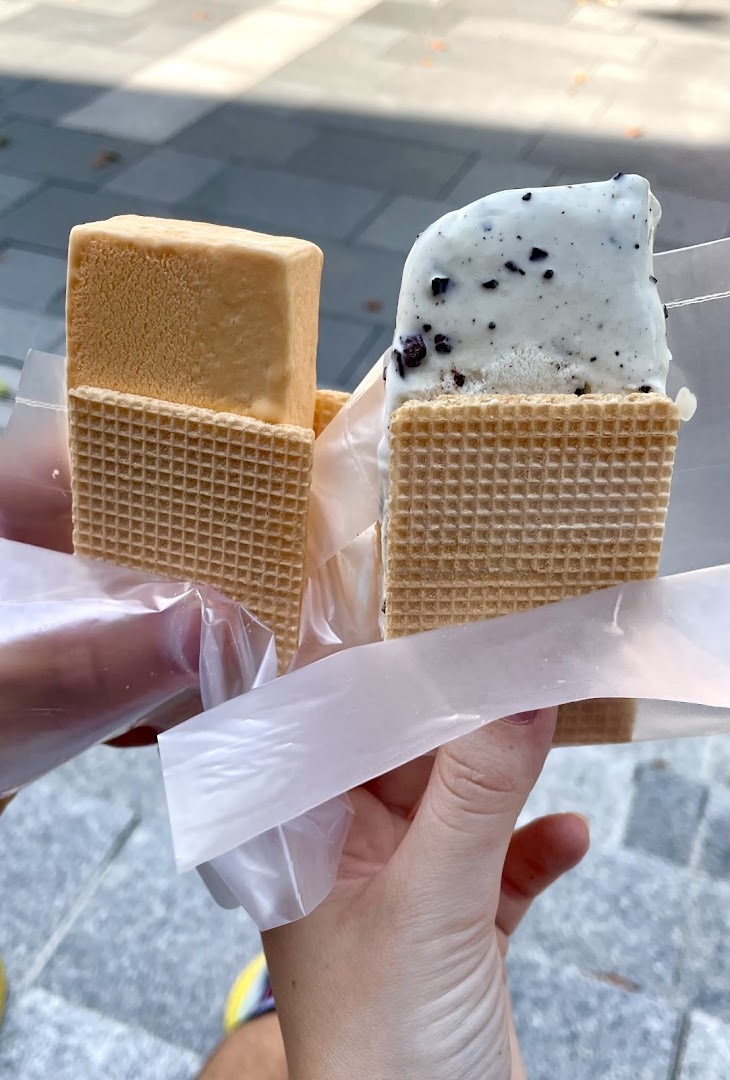 Uncle Chieng Traditional  Wafer ice cream