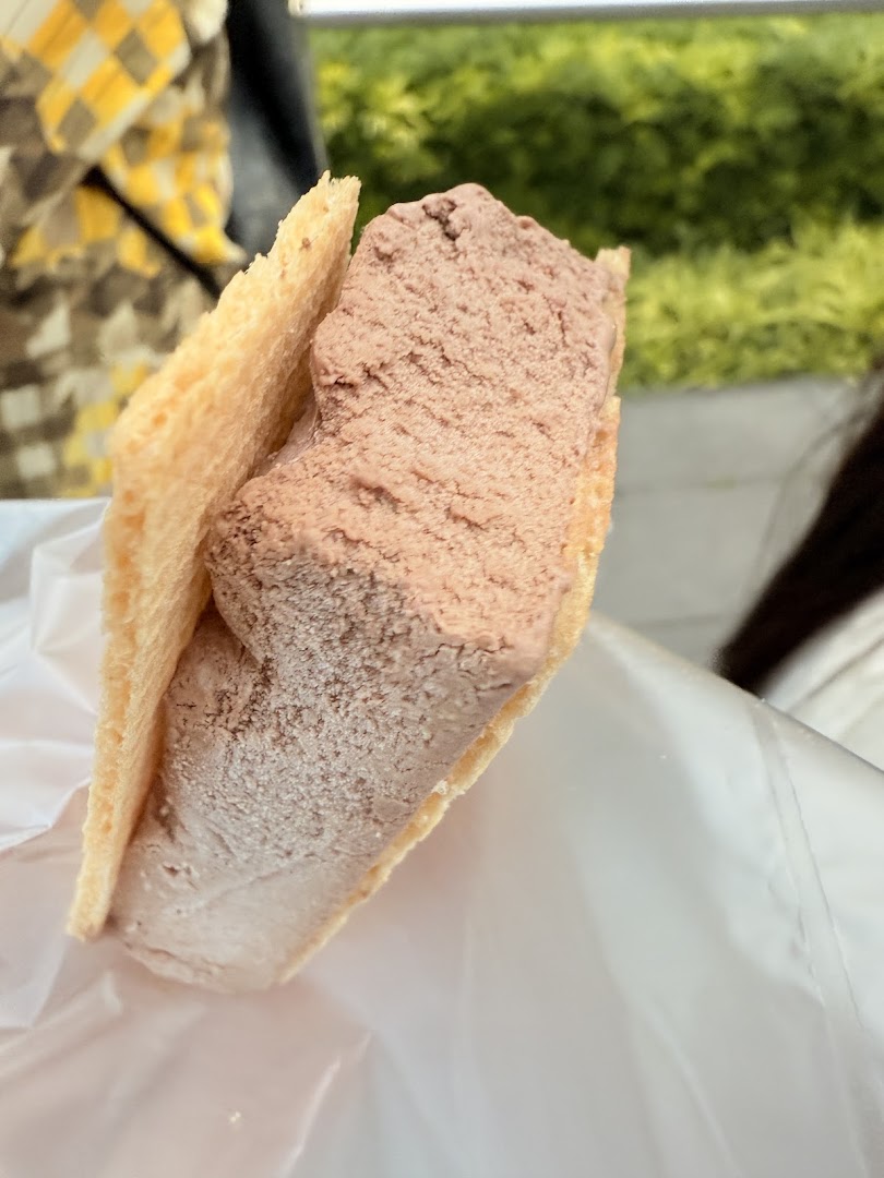 Uncle Chieng Traditional  Wafer ice cream