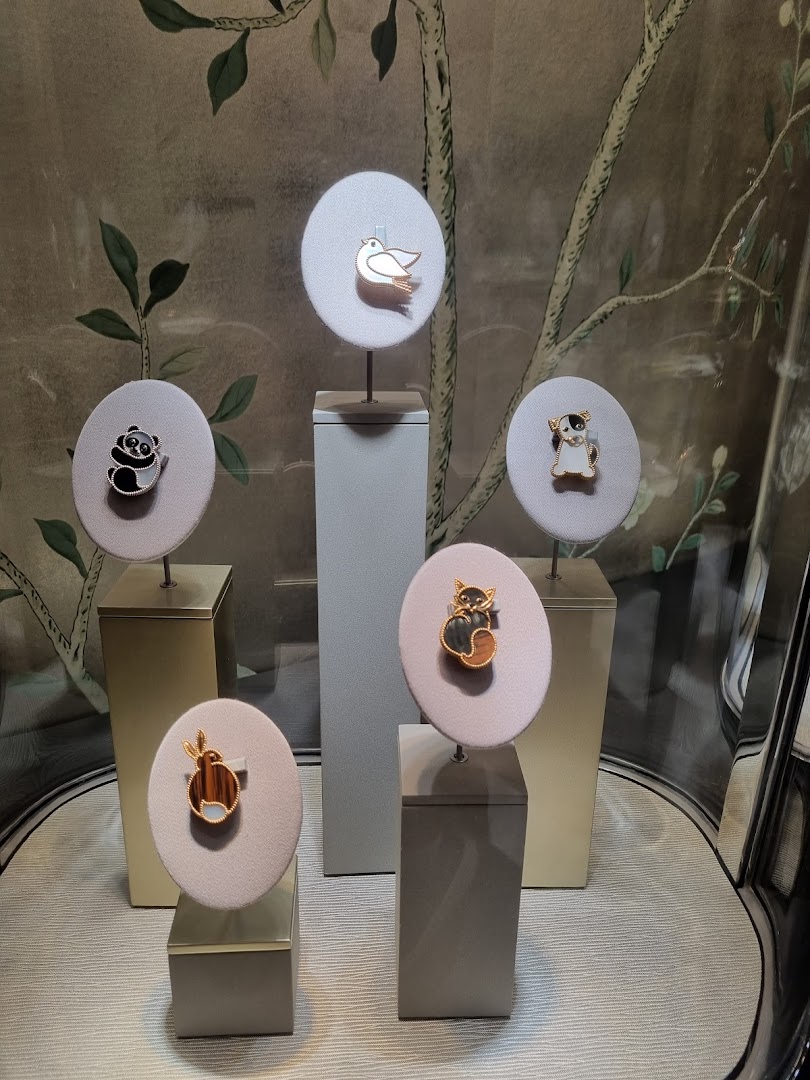 Van Cleef  Arpels Singapore - ION Orchard