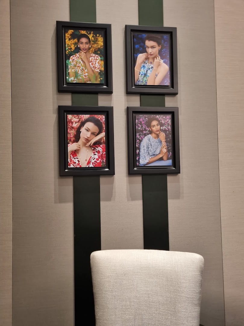 Van Cleef  Arpels Singapore - ION Orchard