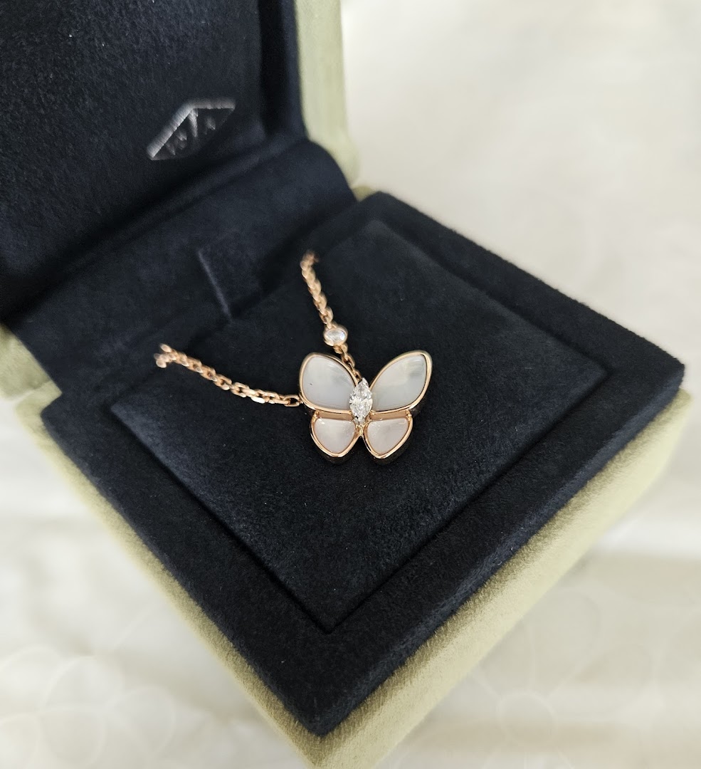 Van Cleef  Arpels Singapore - ION Orchard