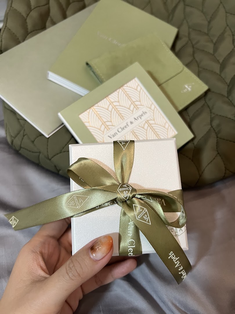 Van Cleef  Arpels Singapore - ION Orchard