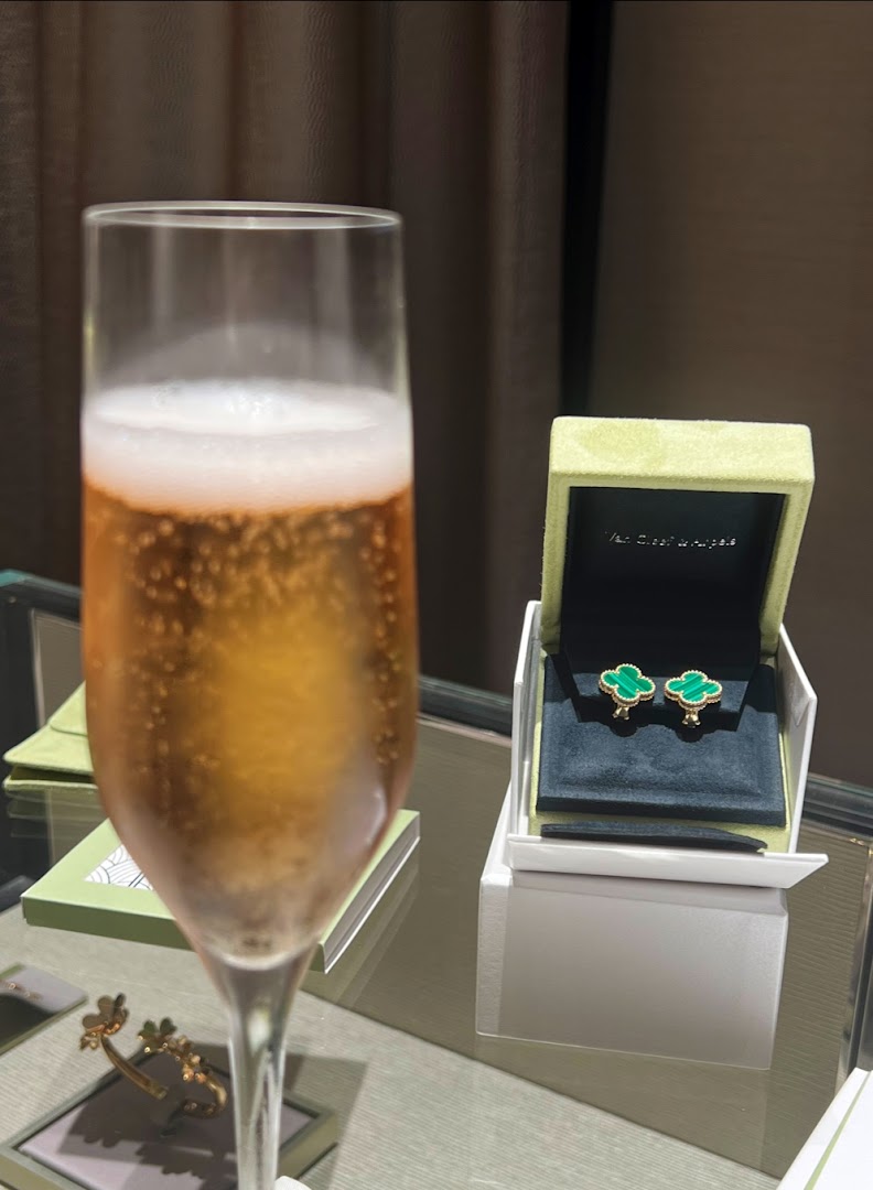 Van Cleef  Arpels Singapore - ION Orchard