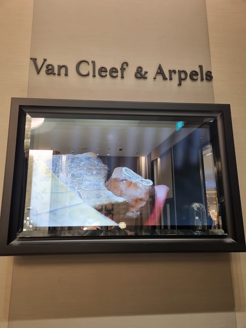 Van Cleef  Arpels Singapore - ION Orchard