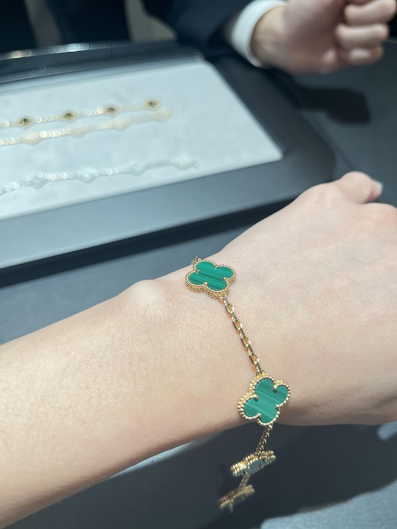 Van Cleef  Arpels Singapore - ION Orchard