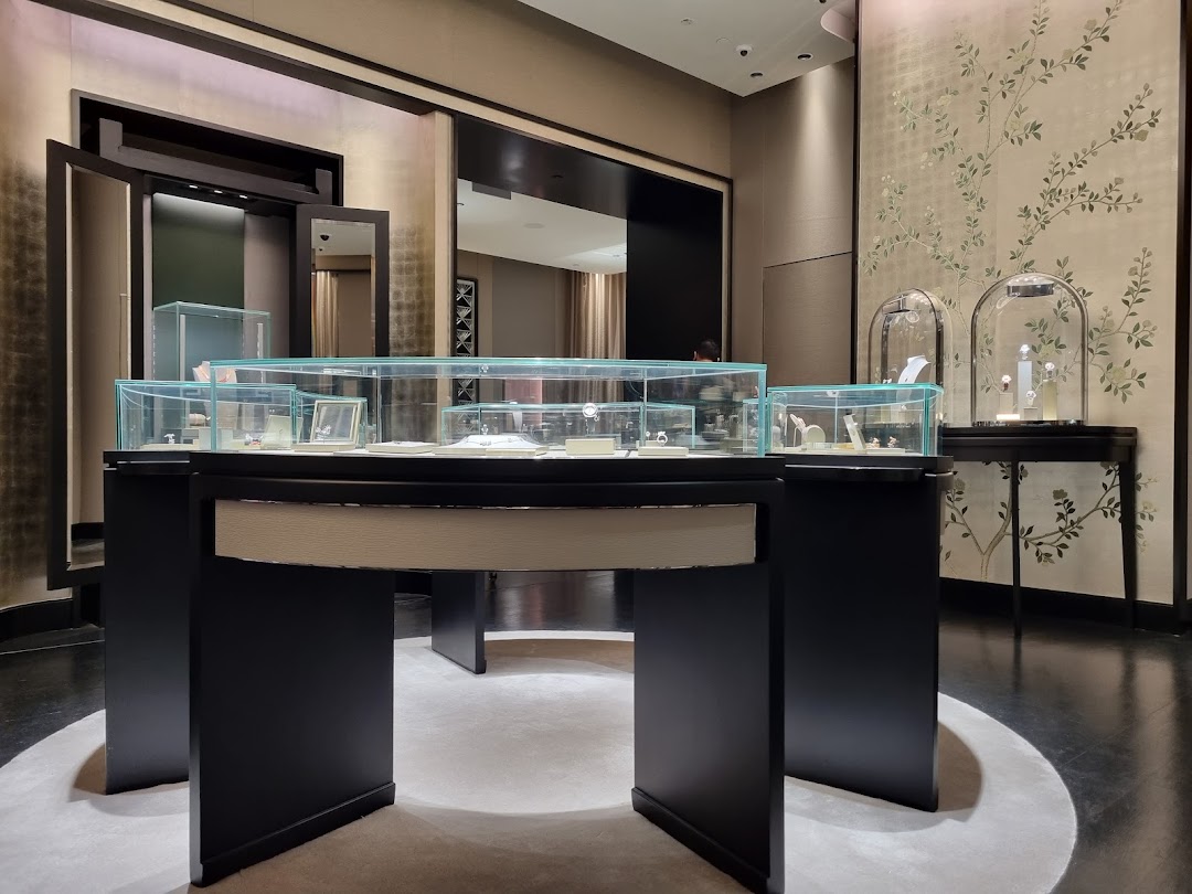 Van Cleef  Arpels Singapore - ION Orchard