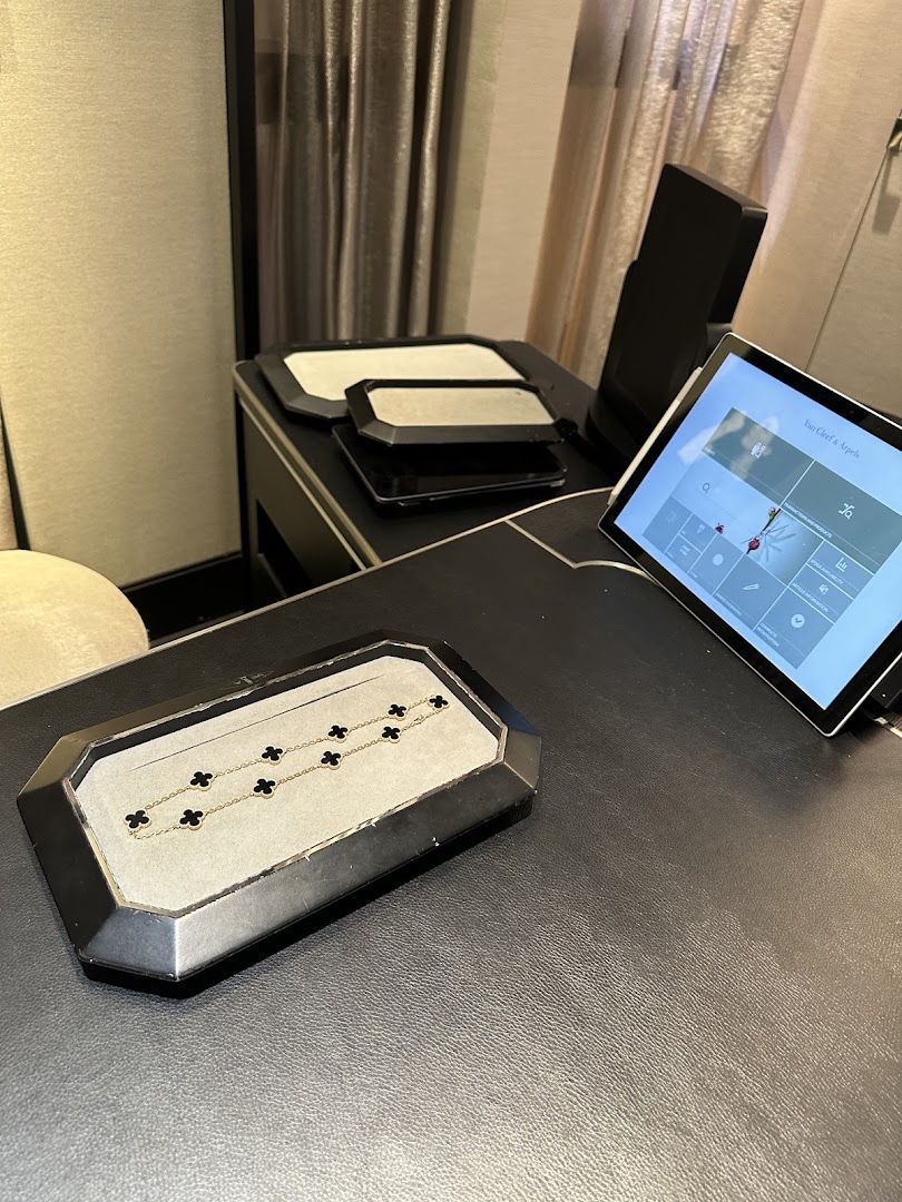 Van Cleef  Arpels Singapore - Takashimaya Shopping Centre, Ngee Ann City