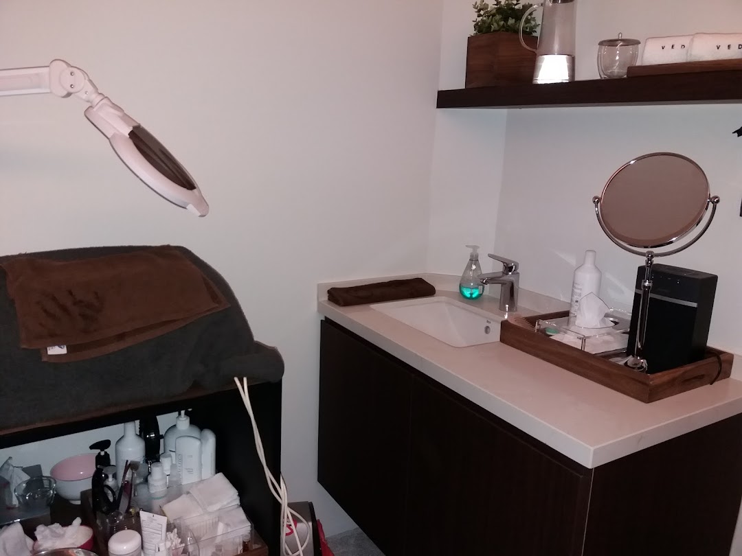 Vedure Face, Body  Nail MediSpa