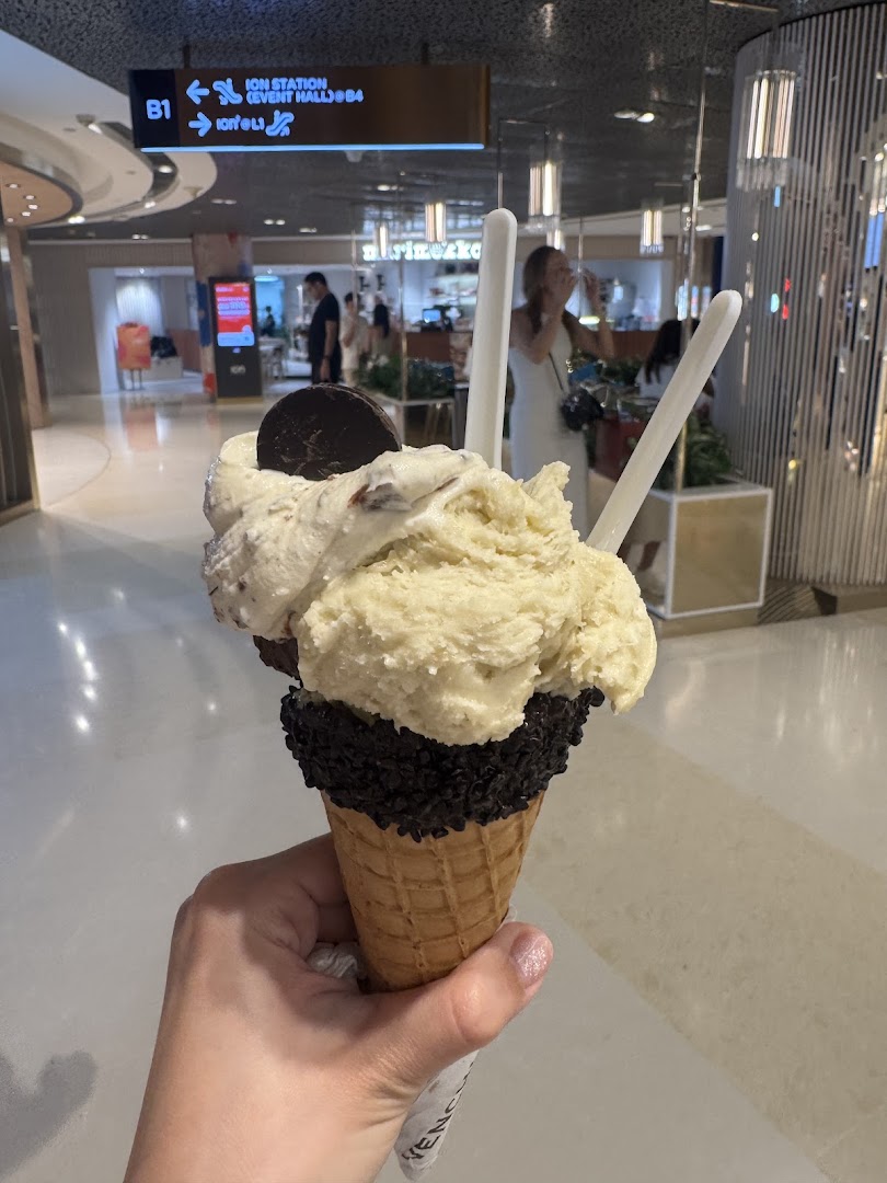 VENCHI Singapore ION Orchard Store