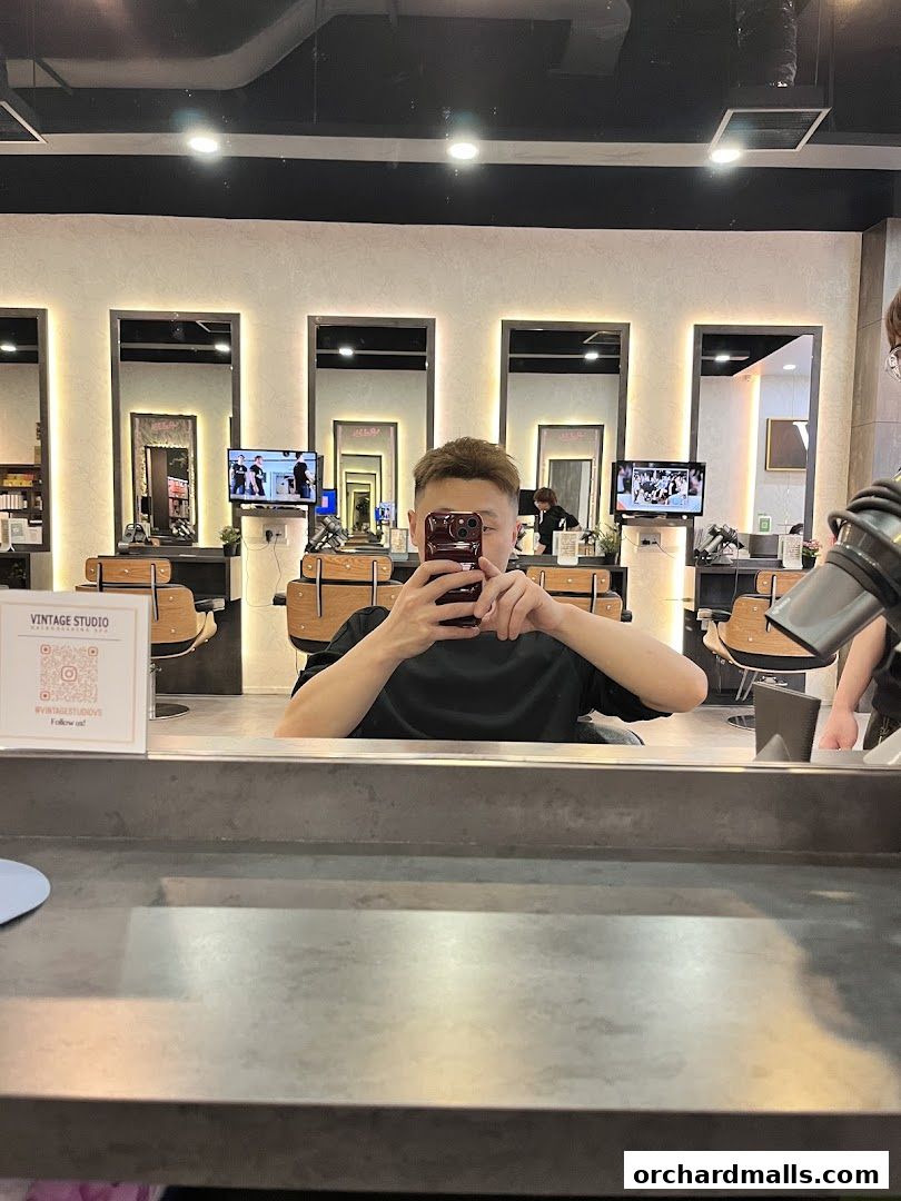 Vintage Studio VS Salon - 313Somerset