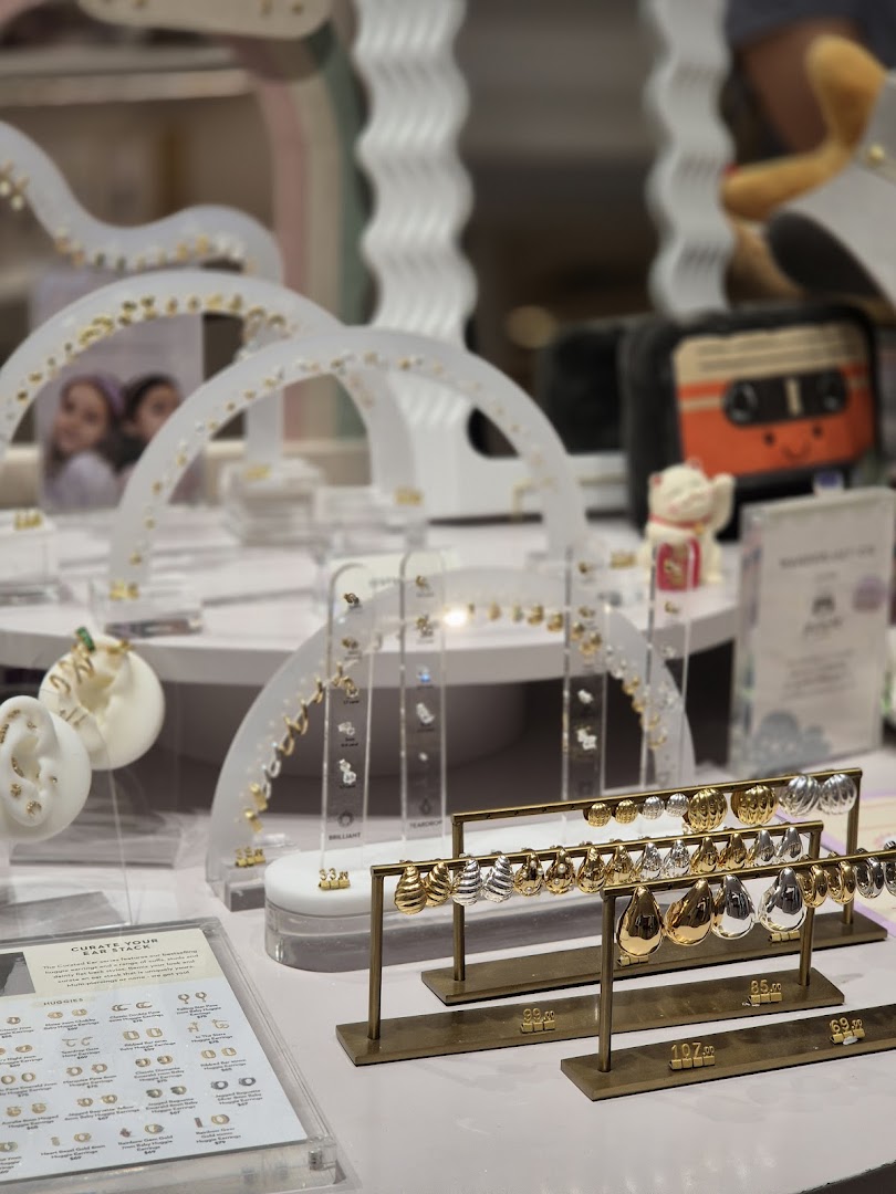 Wanderlust  Co Takashimaya Shopping Centre