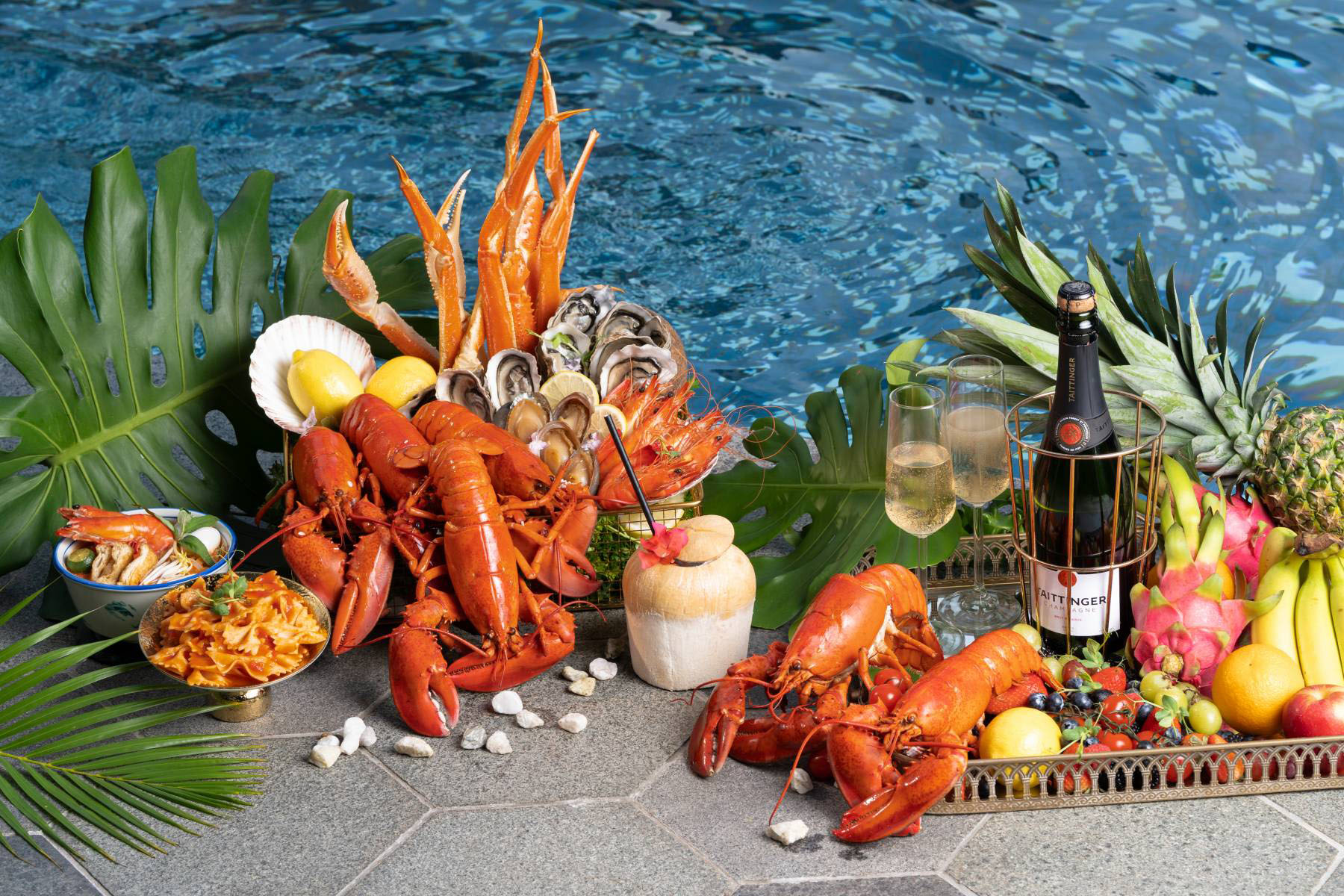 @Stevens Sunday Brunch with seafood towers and desserts at Novotel Stevens